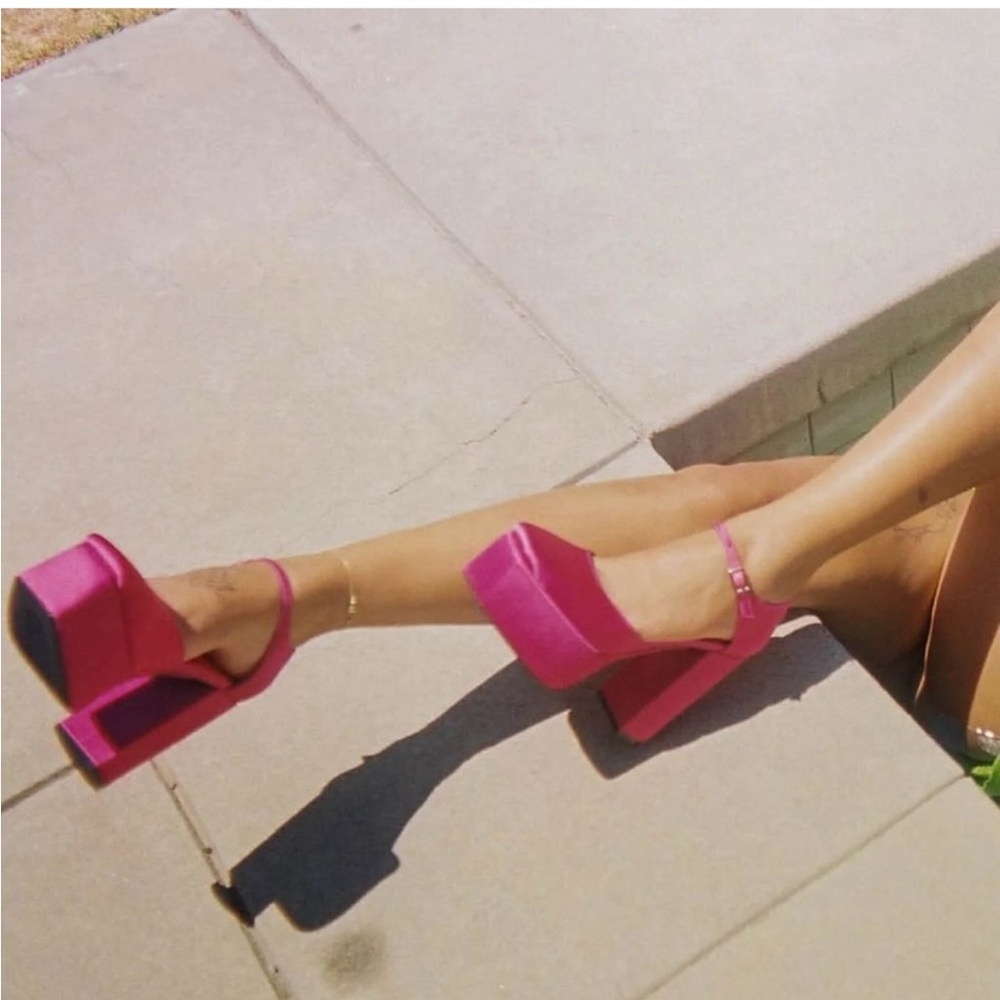 Jeffrey Campbell Over-N-Out Women's Fuchsia Pink Platform‎ Bold Heels Size 8